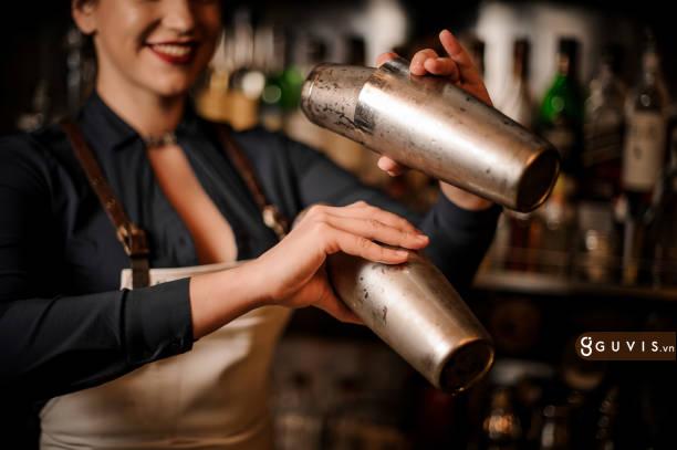 Cách Sử Dụng Bình Lắc Pha Chế và Kỹ Thuật Shaking trong Pha Chế Đồ Uống 12 Kỹ thuật Shaking